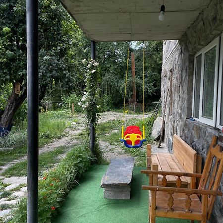 Mamuka Chartolani Guesthouse Местия Экстерьер фото