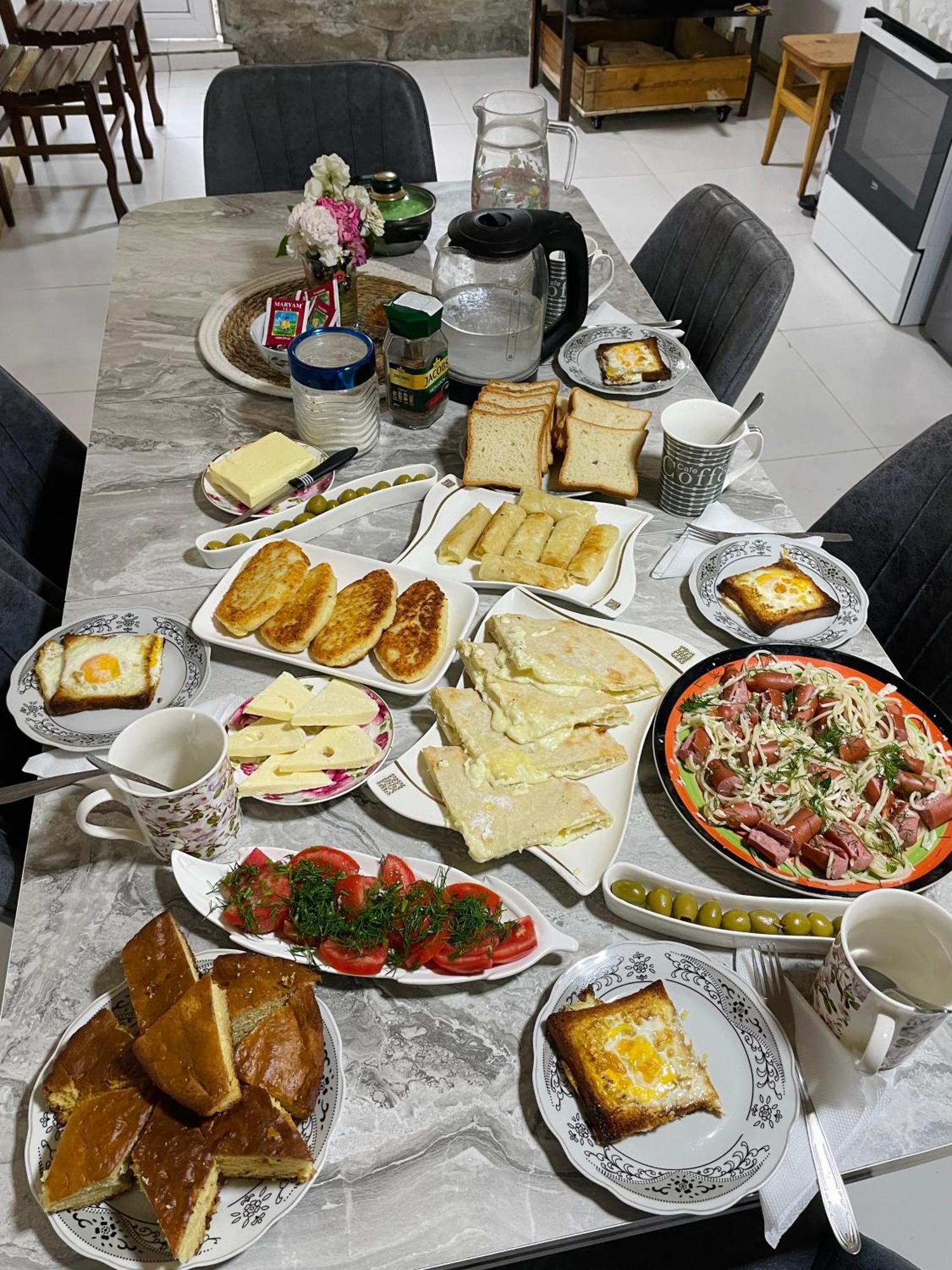 Mamuka Chartolani Guesthouse Местия Экстерьер фото