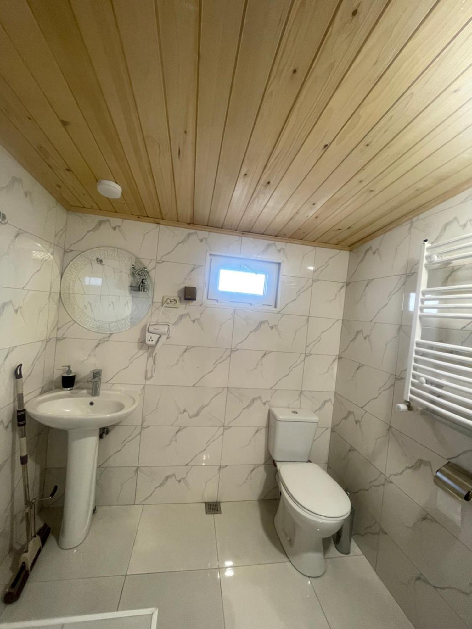 Mamuka Chartolani Guesthouse Местия Экстерьер фото